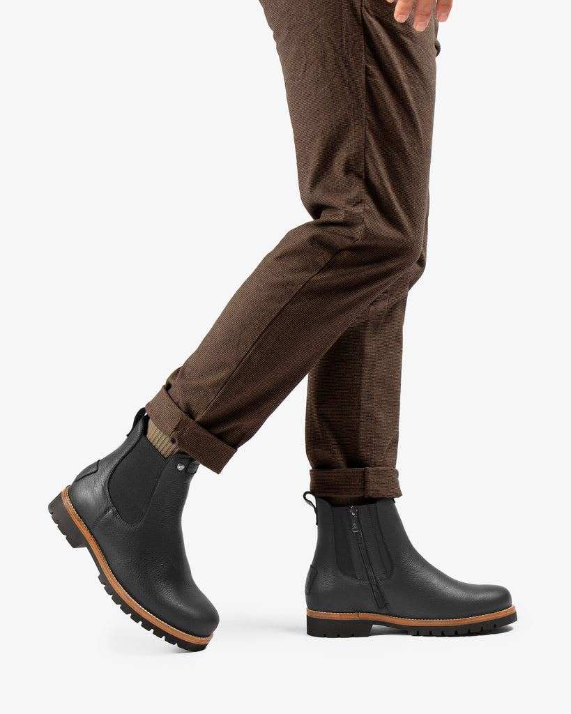 Beny Igloo botín de piel con forro interior de pelo natural. negro