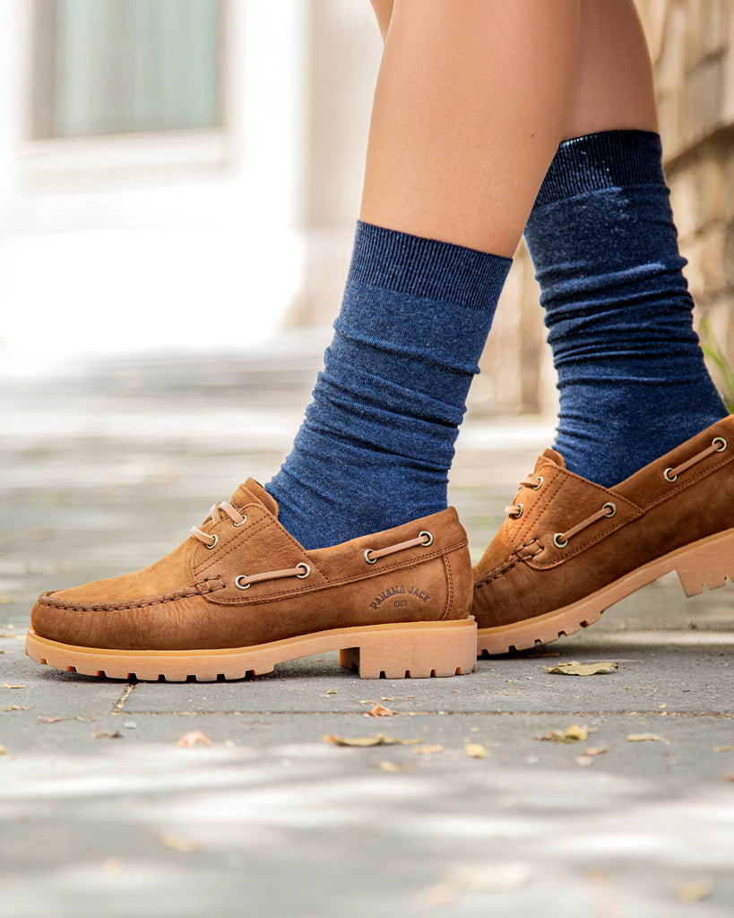 Boat náutico de piel con forro interior de piel. cuero