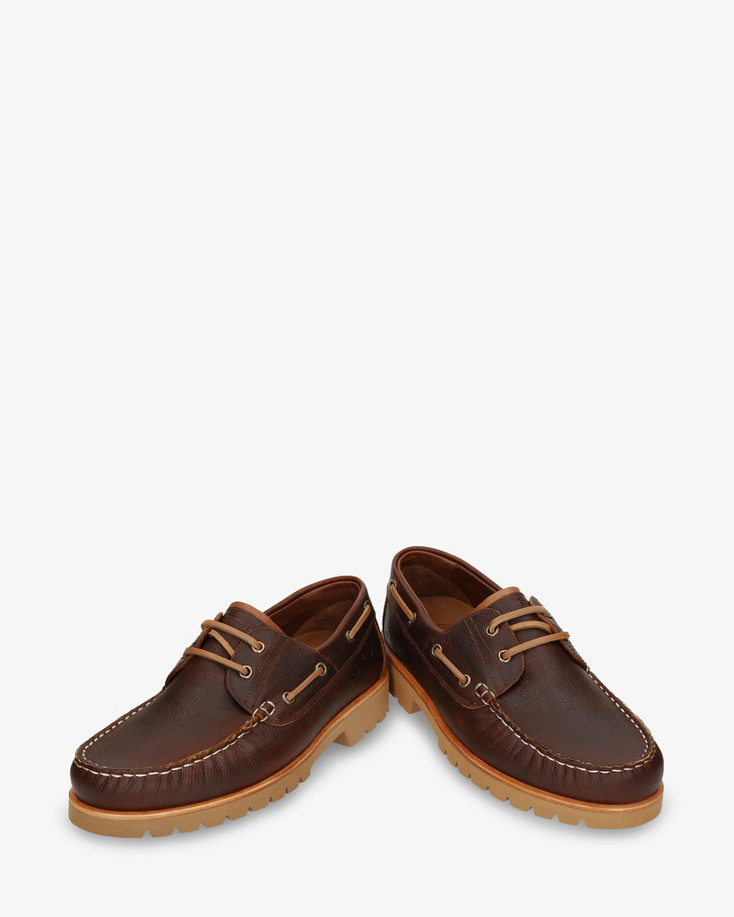 Boat náutico de piel con forro interior de piel. cuero