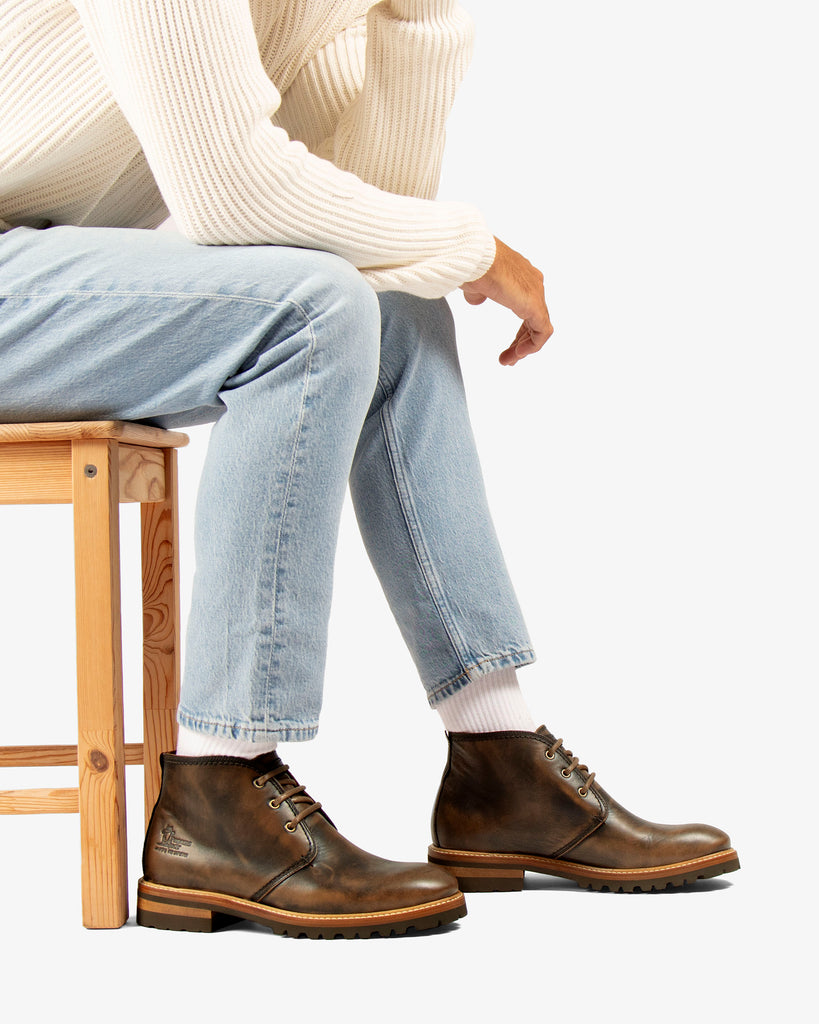 Erick botín de piel con forro interior de piel. cuero