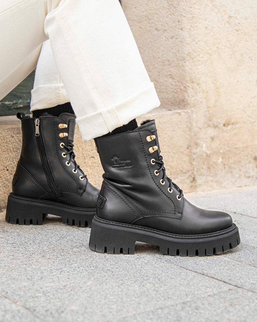 Farai botas de piel con forro interior de pelo. negro