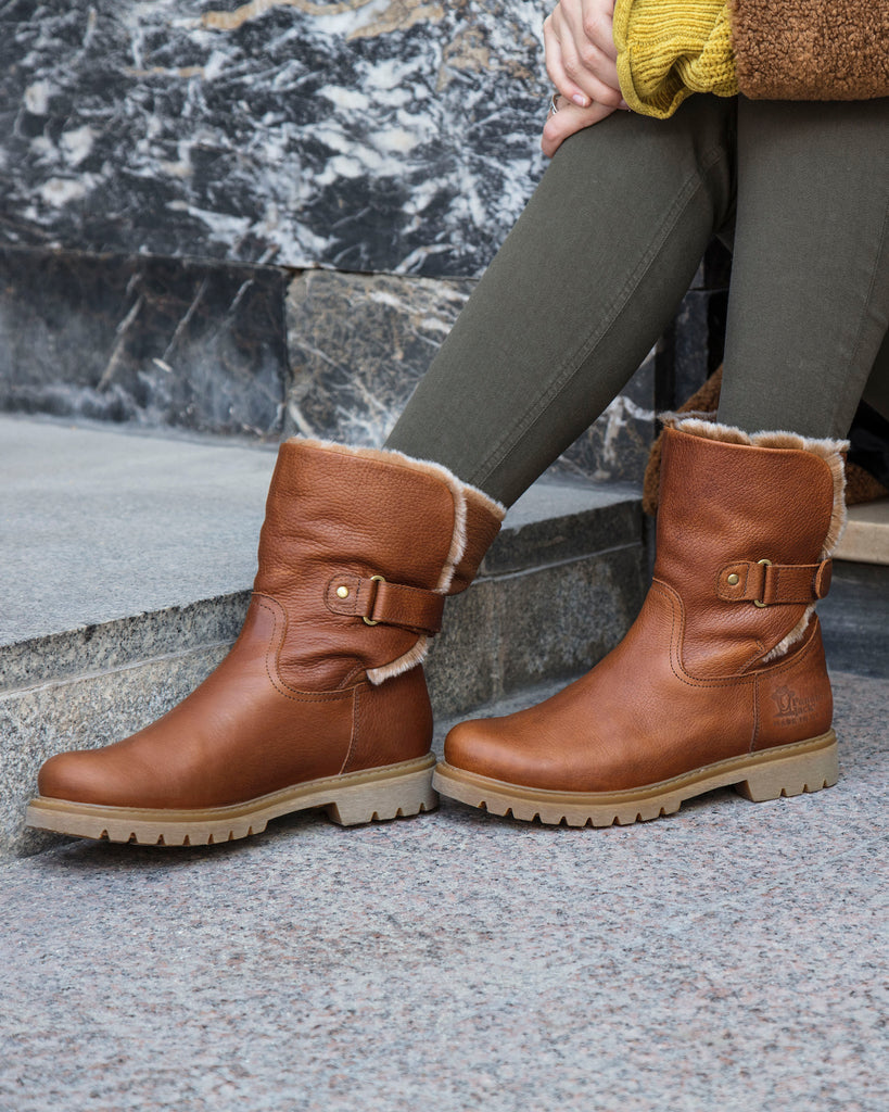 Felia botas de piel con forro interior de pelo. cuero