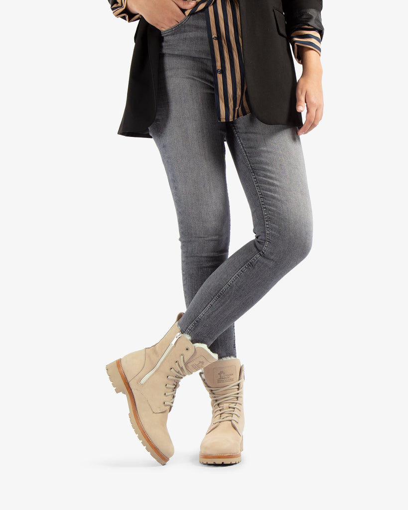 Frisia botas de piel con forro interior de pelo. crudo