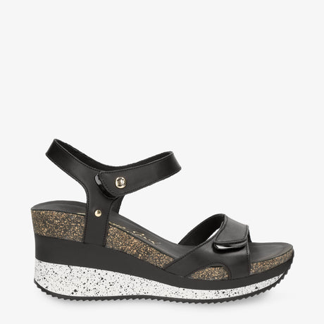 Nica Sport sandalias de piel con forro interior de piel. negro