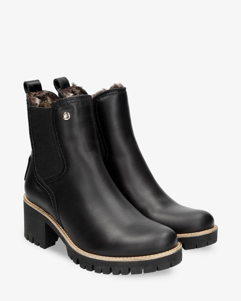 Pia Trav botines de piel con forro interior de pelo. negro